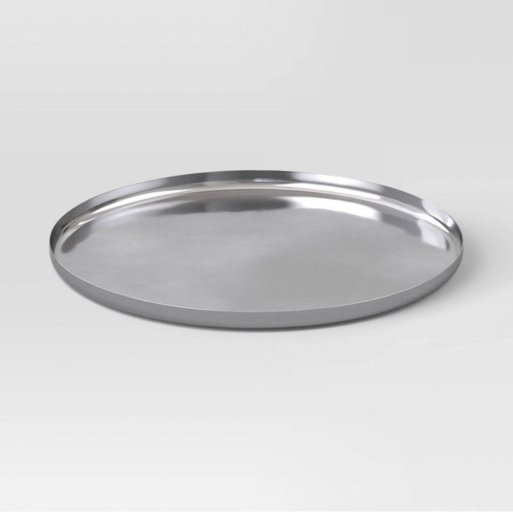 Threshold Sleek Round Tray Aluminum Silver Luxury Charging Plate New With Tags